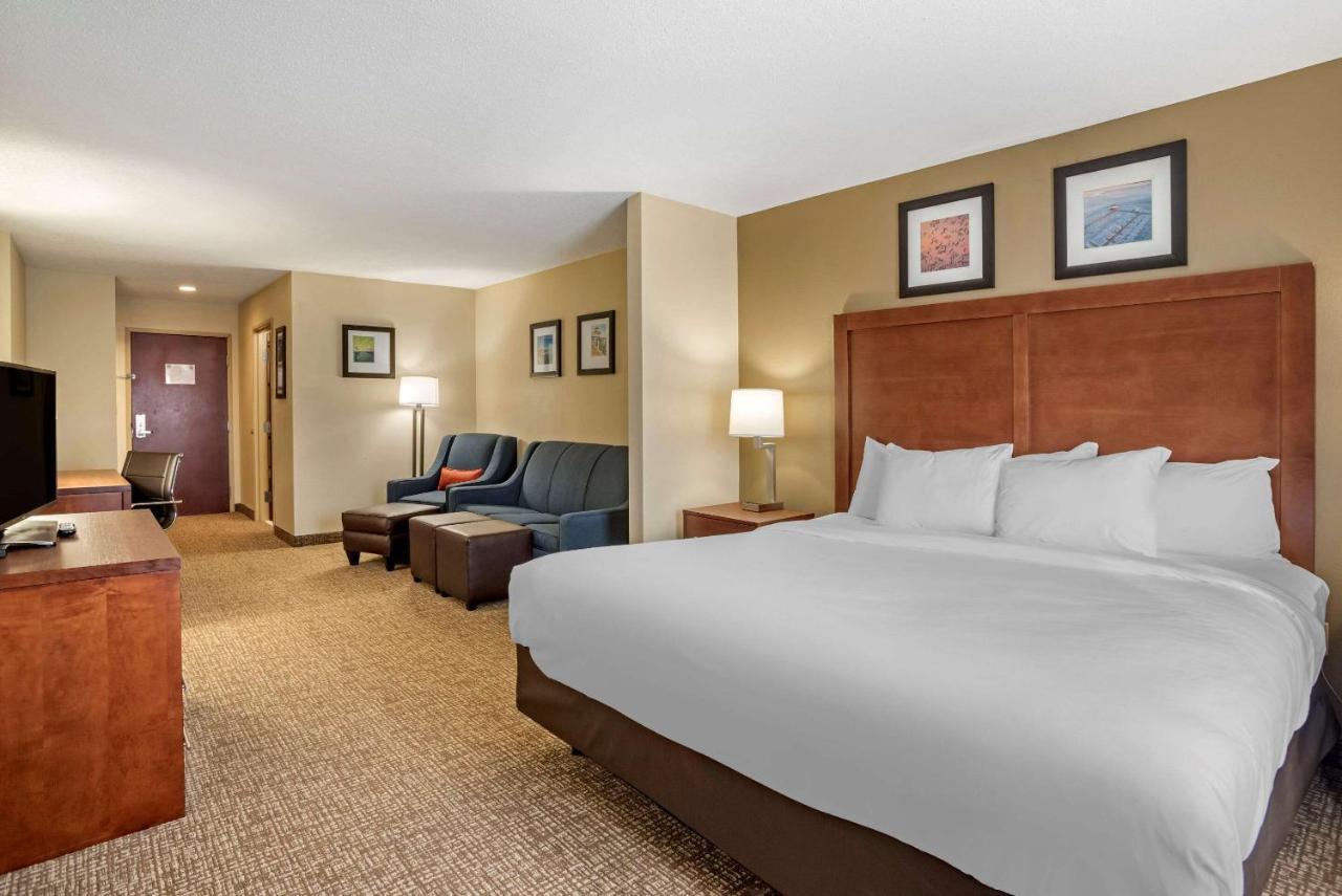Comfort Inn & Suites Кембридж Экстерьер фото