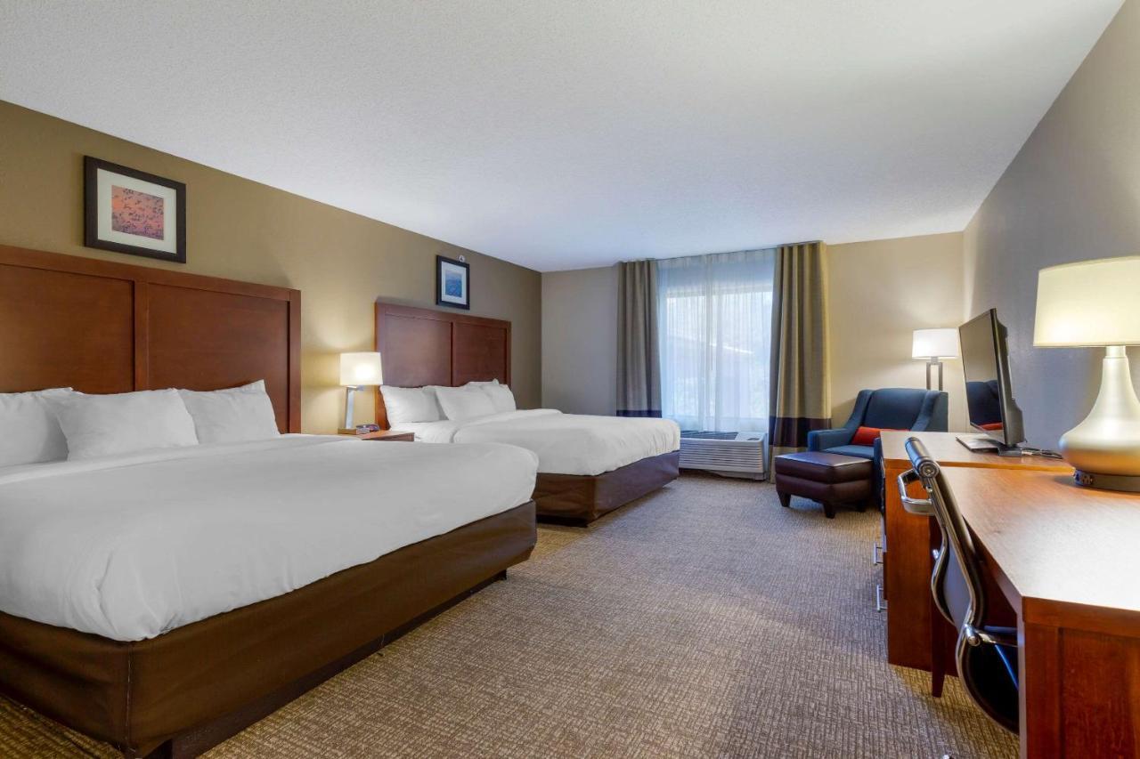 Comfort Inn & Suites Кембридж Экстерьер фото