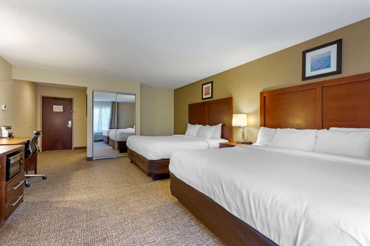 Comfort Inn & Suites Кембридж Экстерьер фото