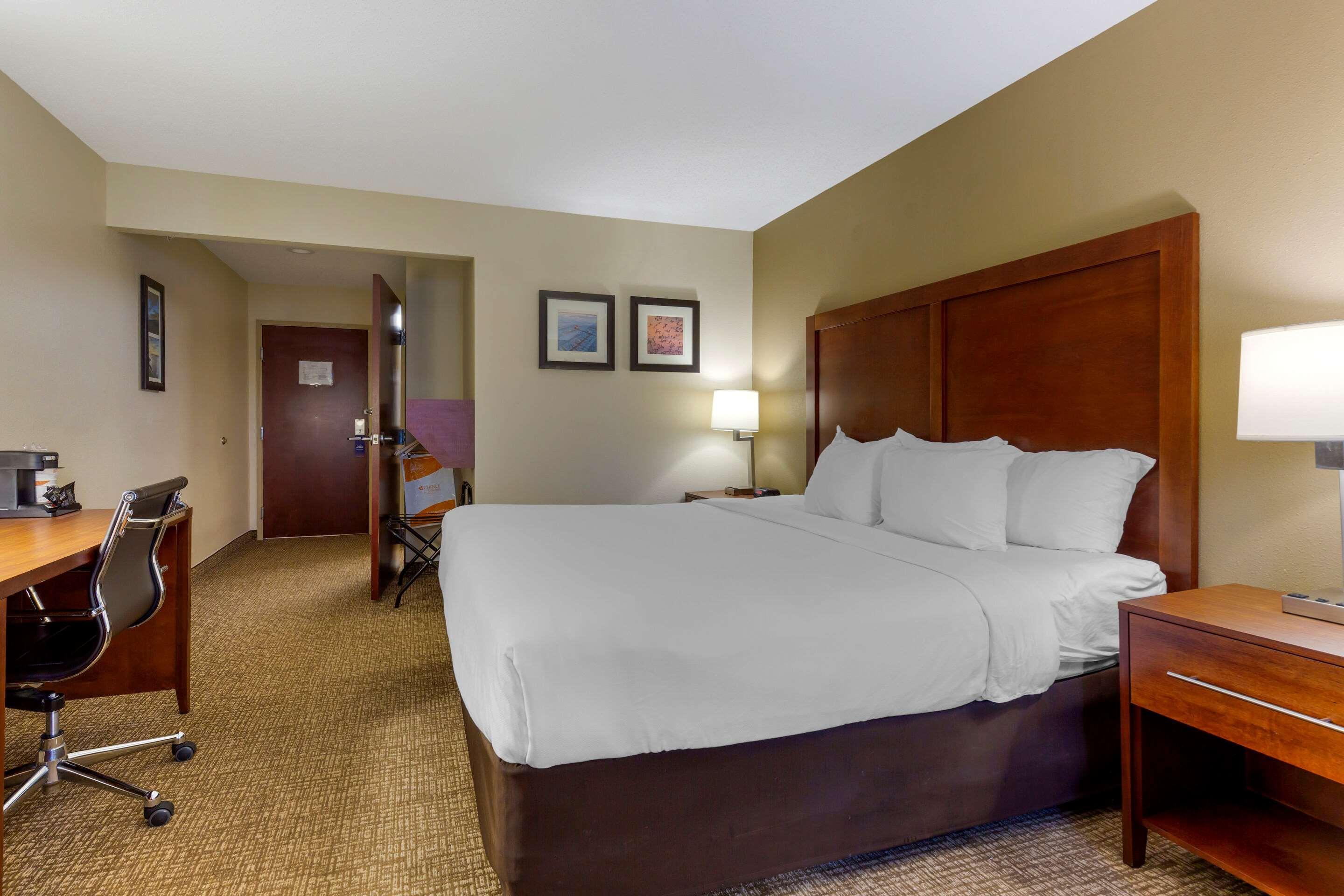 Comfort Inn & Suites Кембридж Экстерьер фото