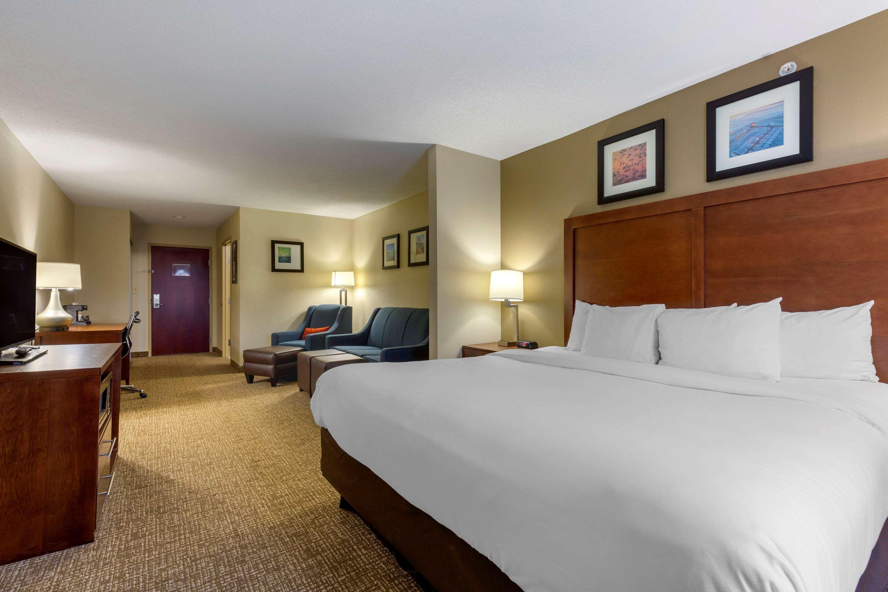 Comfort Inn & Suites Кембридж Экстерьер фото