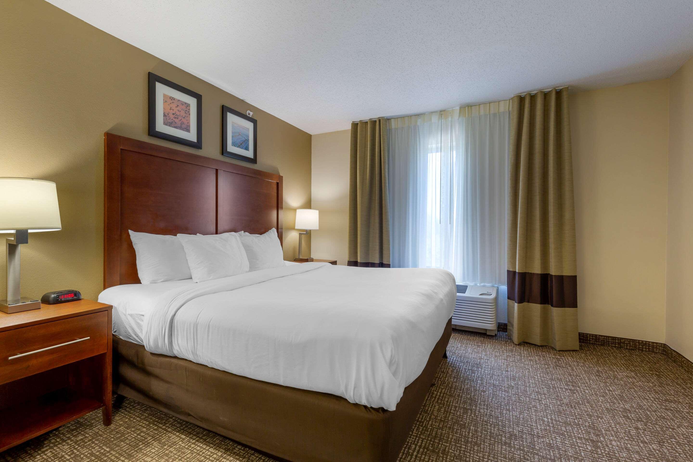 Comfort Inn & Suites Кембридж Экстерьер фото