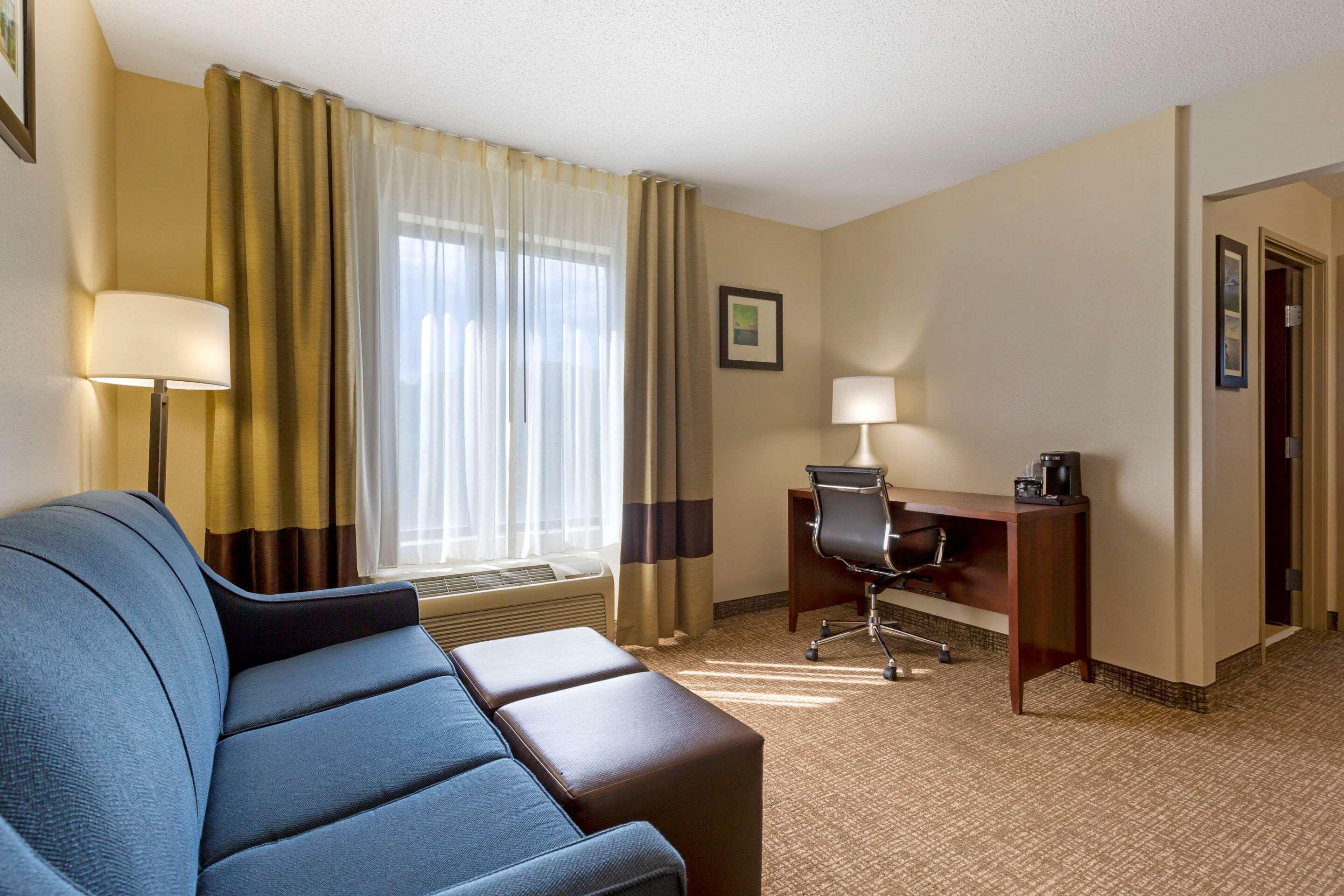 Comfort Inn & Suites Кембридж Экстерьер фото