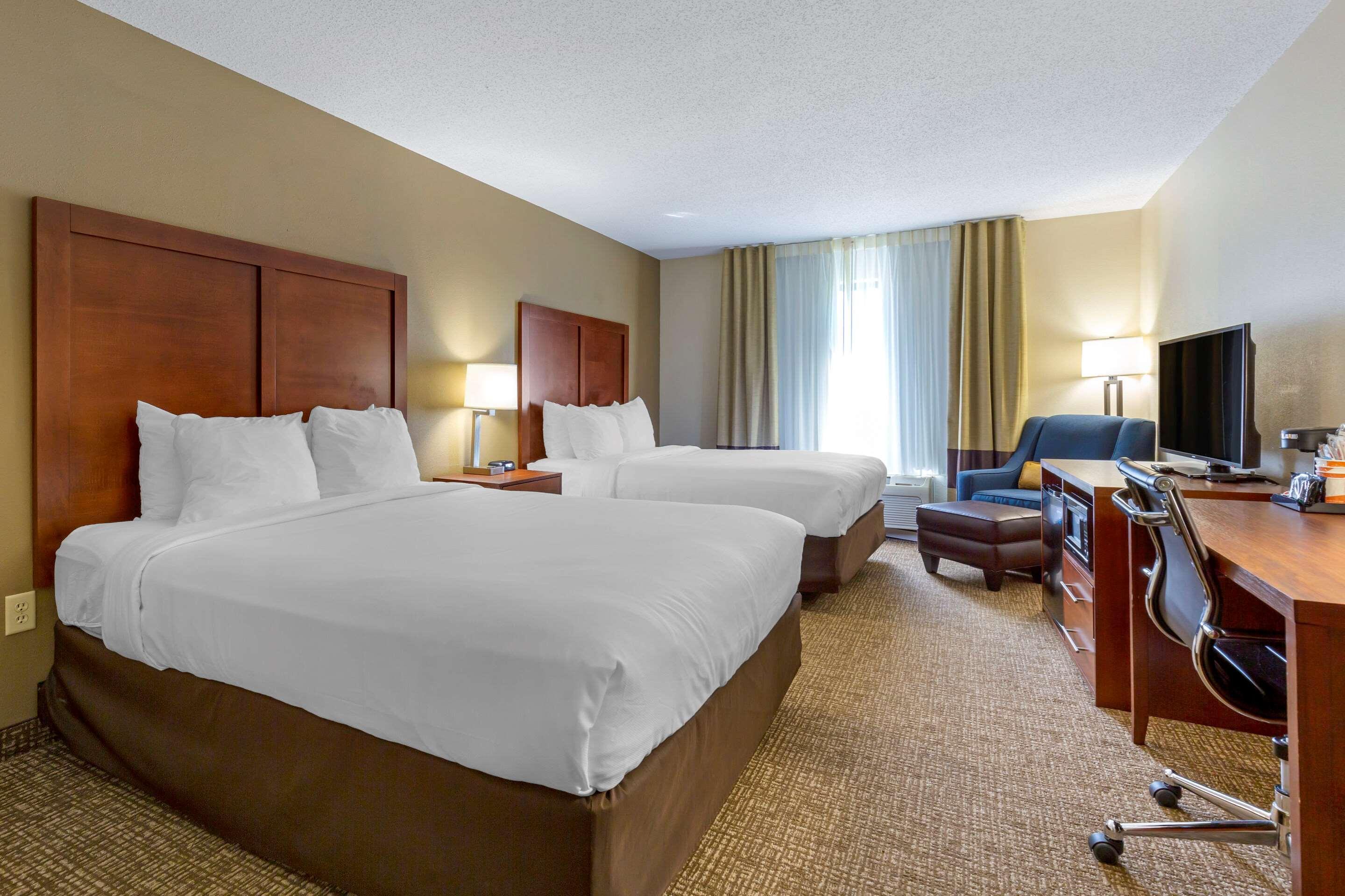 Comfort Inn & Suites Кембридж Экстерьер фото