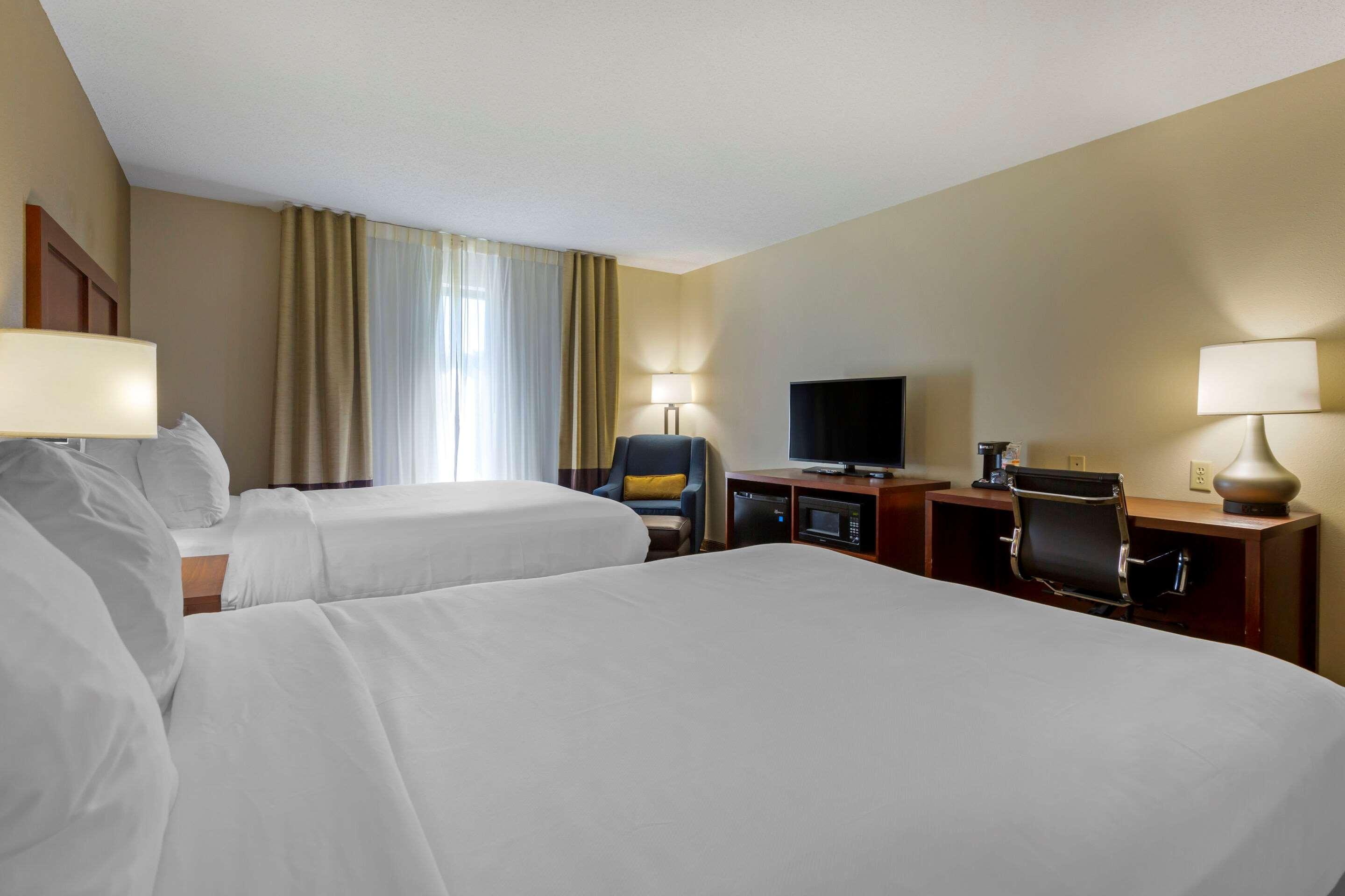 Comfort Inn & Suites Кембридж Экстерьер фото