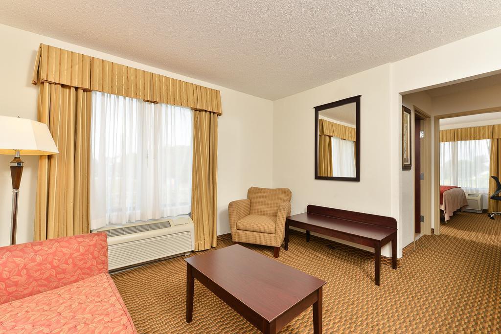 Comfort Inn & Suites Кембридж Экстерьер фото