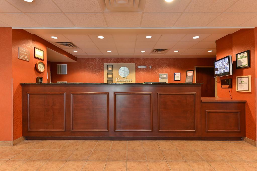 Comfort Inn & Suites Кембридж Экстерьер фото