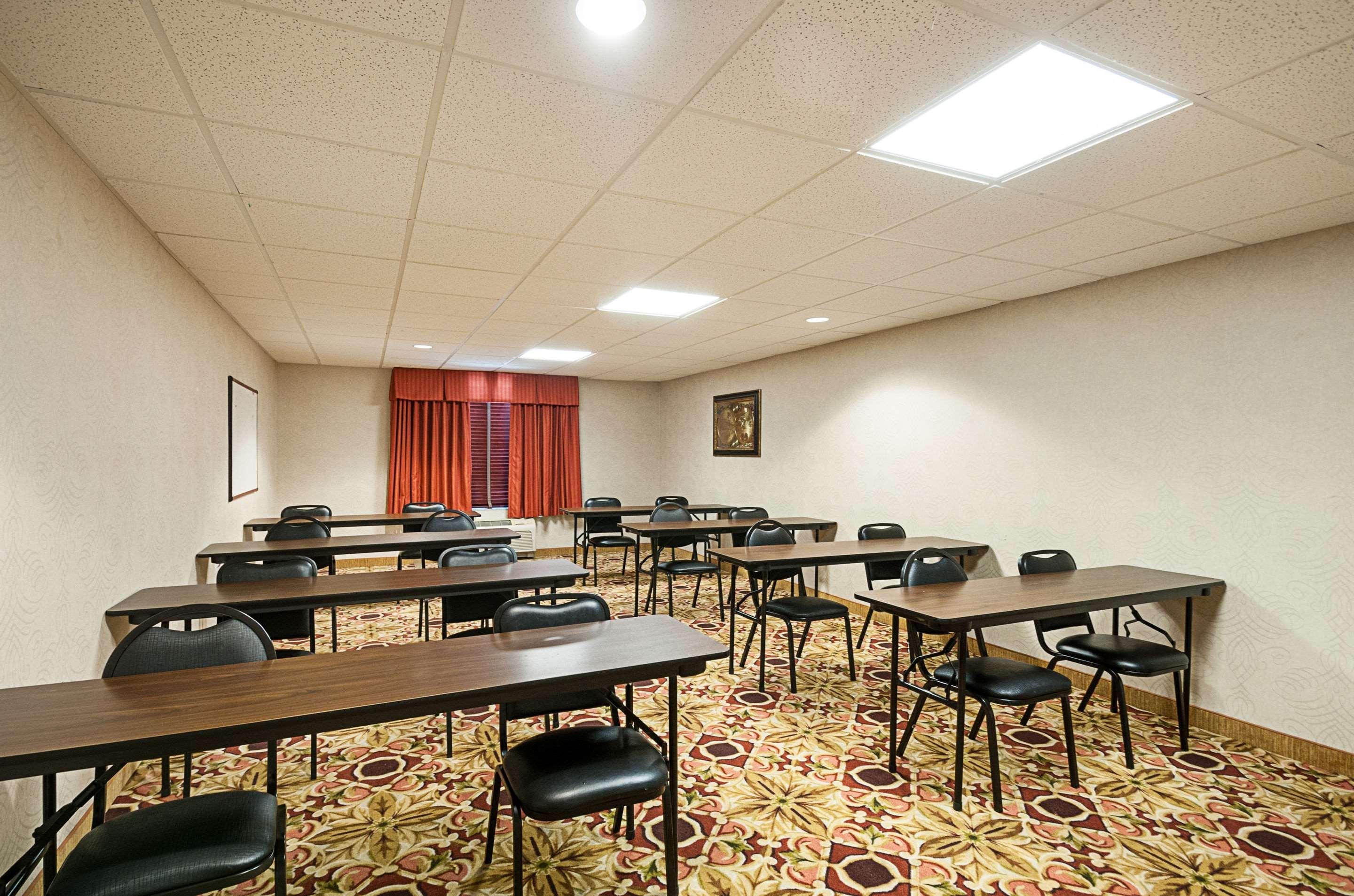 Comfort Inn & Suites Кембридж Экстерьер фото