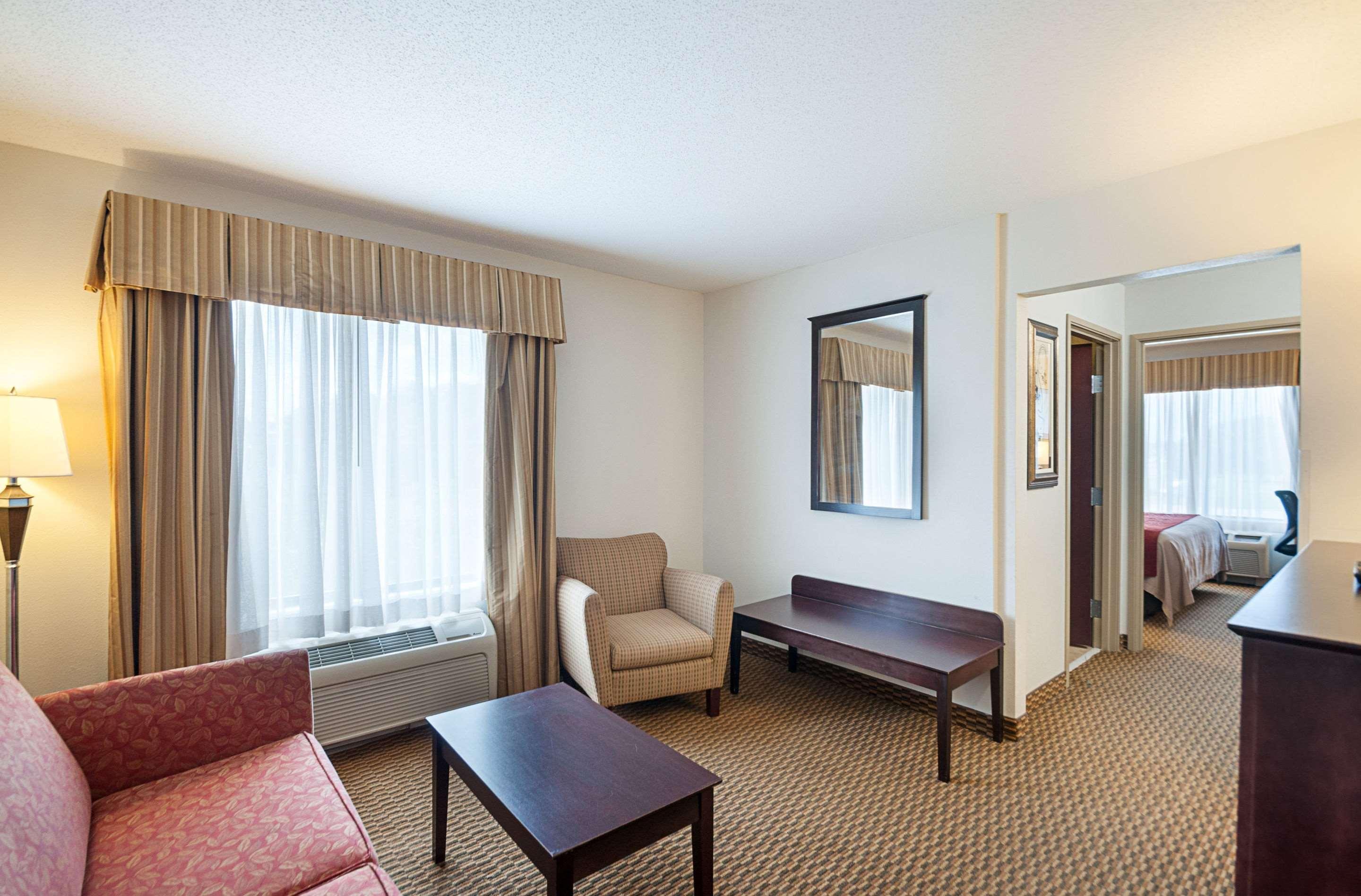 Comfort Inn & Suites Кембридж Экстерьер фото