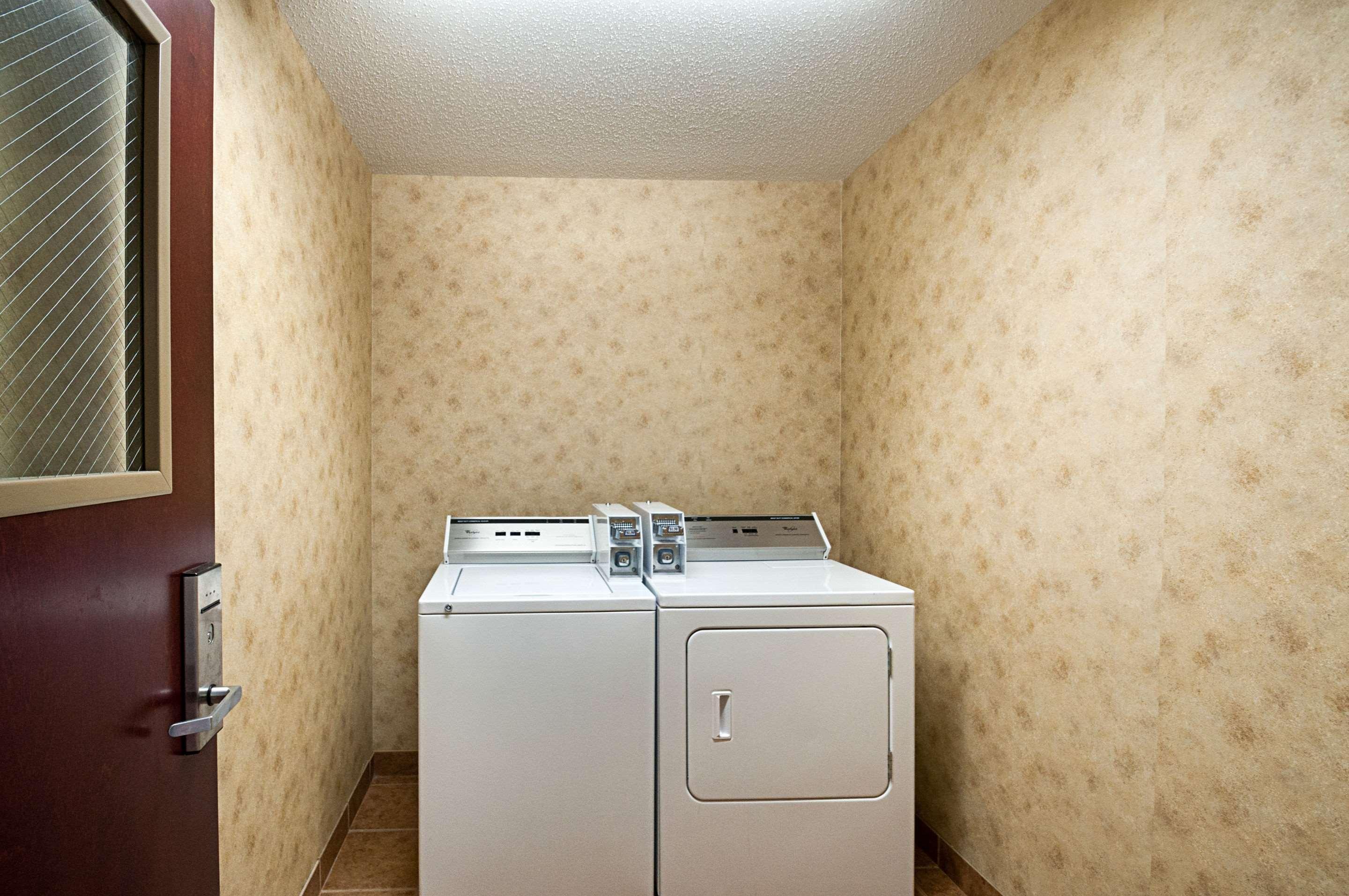 Comfort Inn & Suites Кембридж Экстерьер фото