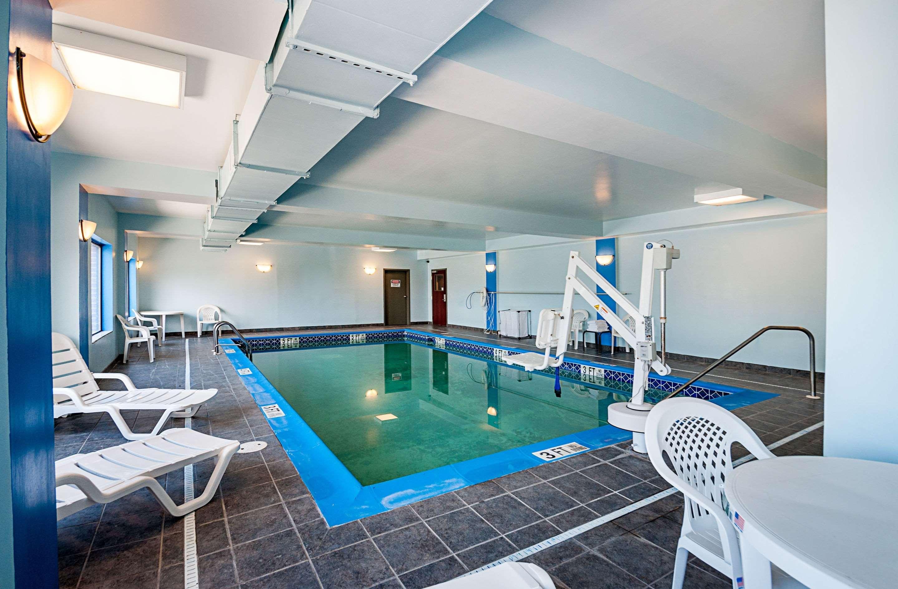 Comfort Inn & Suites Кембридж Экстерьер фото