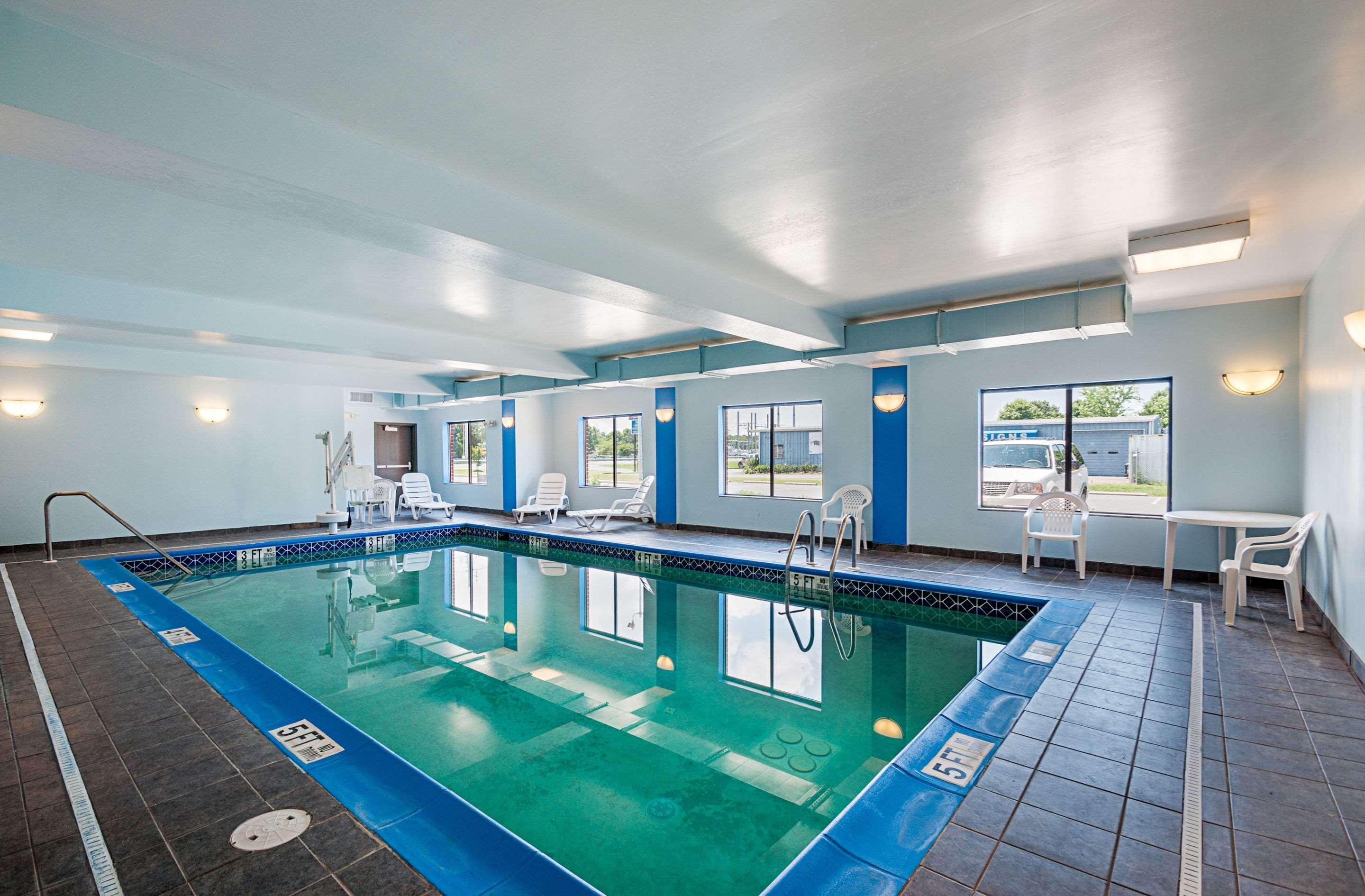 Comfort Inn & Suites Кембридж Экстерьер фото